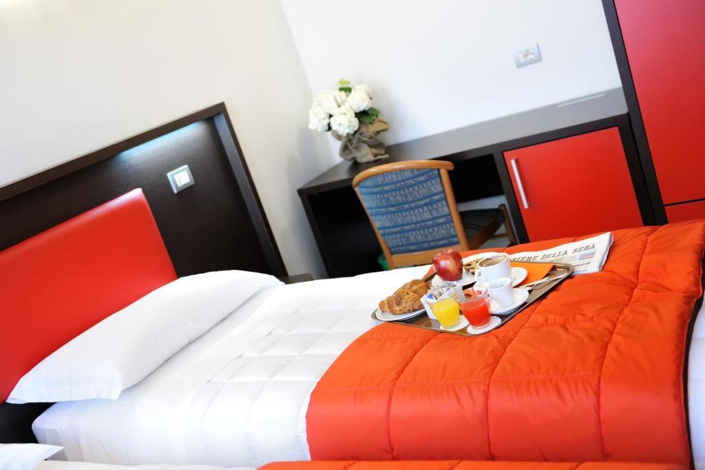 Hotel Al Corso Λενιάνο Δωμάτιο φωτογραφία