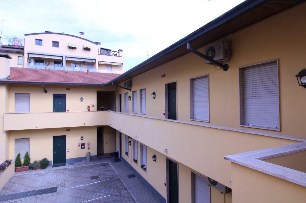Hotel Al Corso Λενιάνο Εξωτερικό φωτογραφία