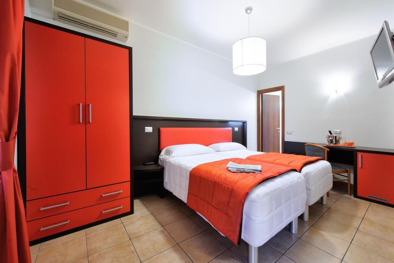 Hotel Al Corso Λενιάνο Δωμάτιο φωτογραφία